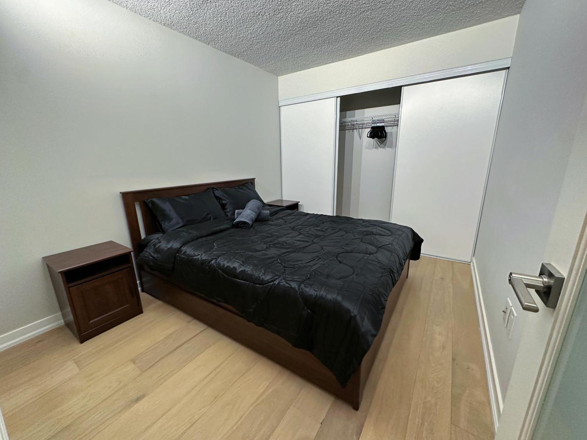 Downtown 2 Bedroom Gem With Free Parking Appartement